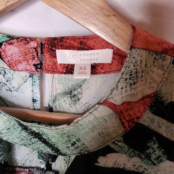 LC LAUREN CONRAD tropical palm leaf tunic mock neck tank XS - Picture 5 of 10